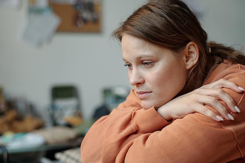 Blogbeitrag von Anne Planz zum Thema: Traurigkeit im Mama-Sein oder wenn das Mama-Sein traurig macht. Warum du kein schlechtes Gewissen haben musst – und wie du achtsam für dich selbst sorgen kannst.
